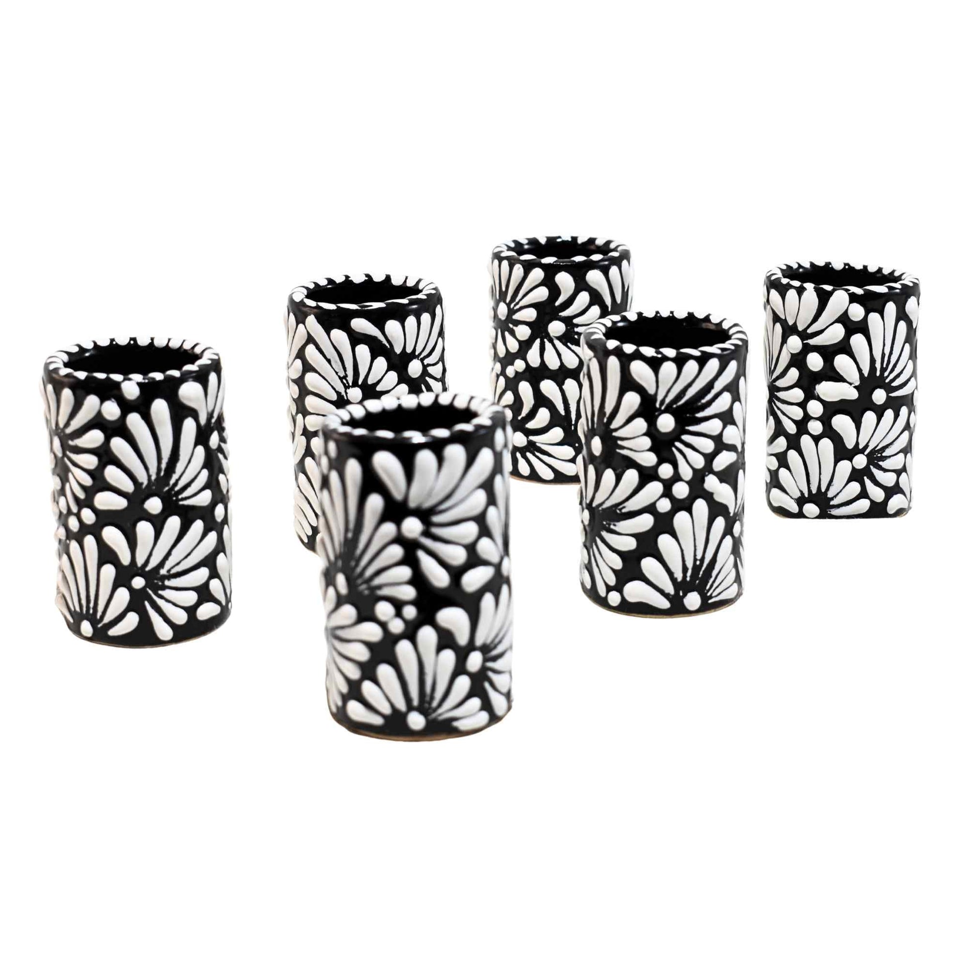 Tequileros de Cerámica de Talavera 100% Artesanal (Blanco/Negro, 2 Oz.) - MAREY - Vaso Tequilero