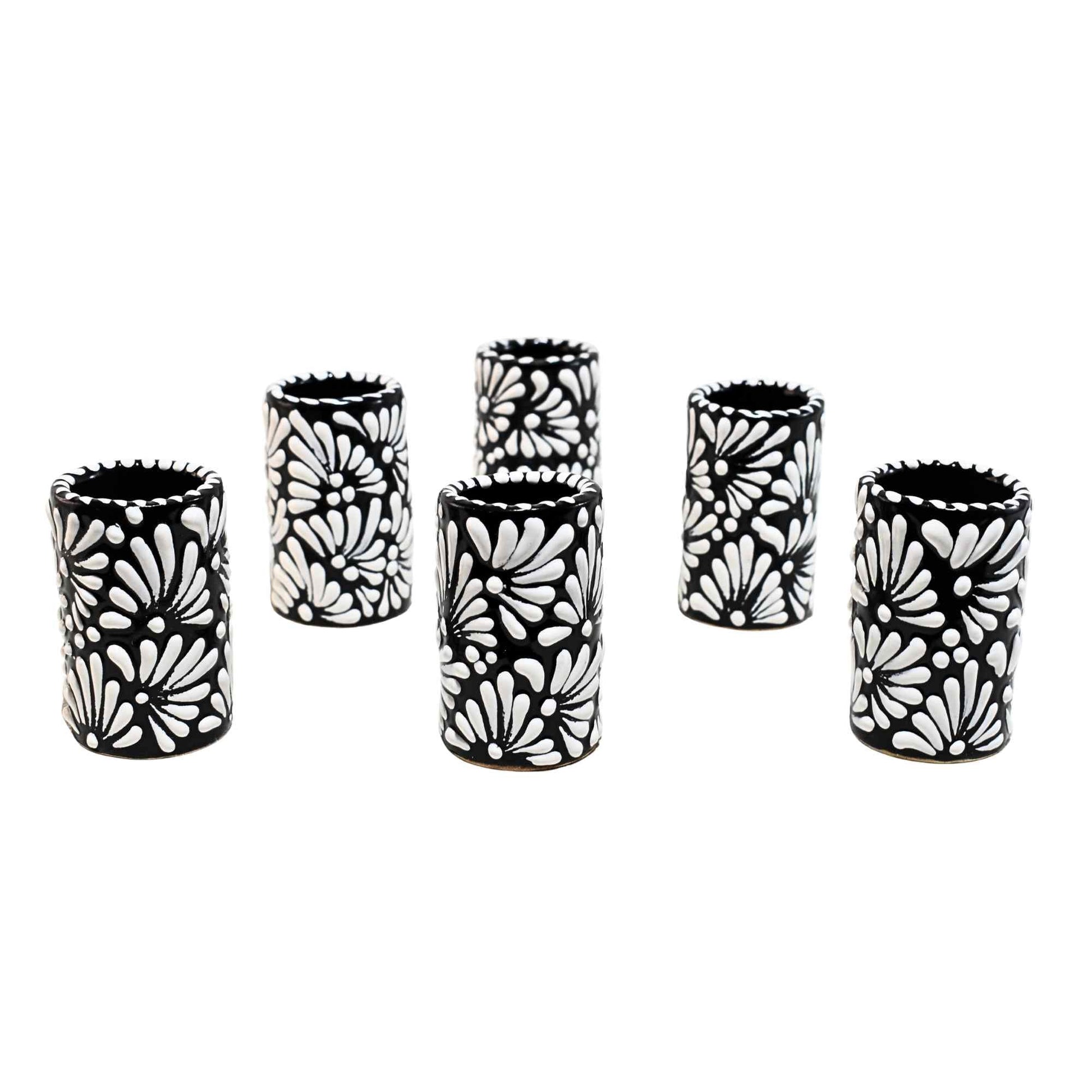 Tequileros de Cerámica de Talavera 100% Artesanal (Blanco/Negro, 2 Oz.) - MAREY - Vaso Tequilero