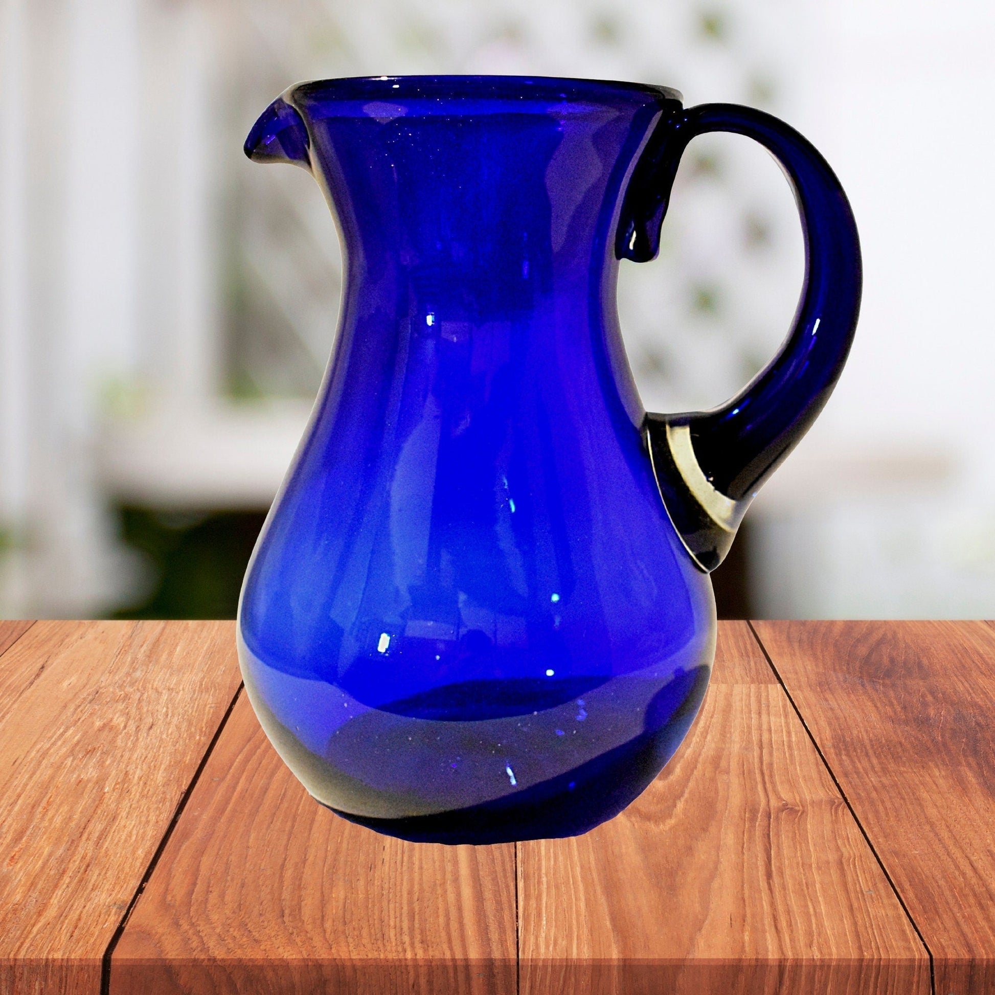 Jarra Pera para Agua de Vidrio Soplado Artesanalmente En México (Azul Cobalto, 2 Lt.) - MAREY -